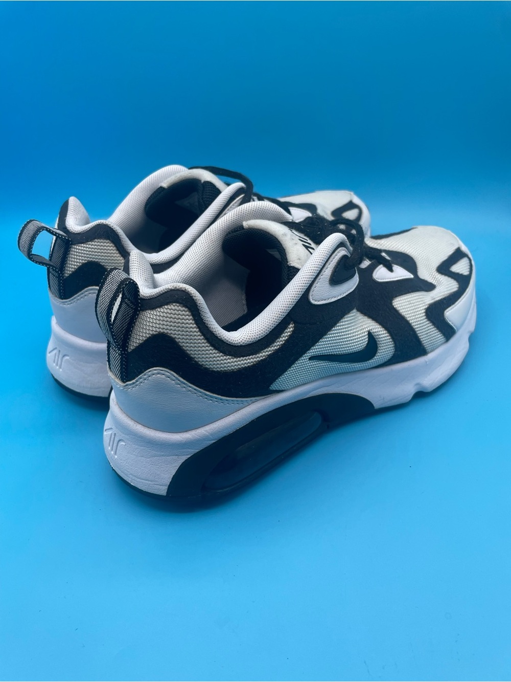Nike Air Max 200 white and black - Picture 2 of 4